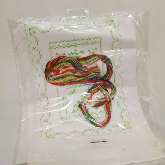 Create Your Own Cross Stitch Quilt & Dust Ruffle Kit Doll Bedroom Furnishings - Picture 5 of 7